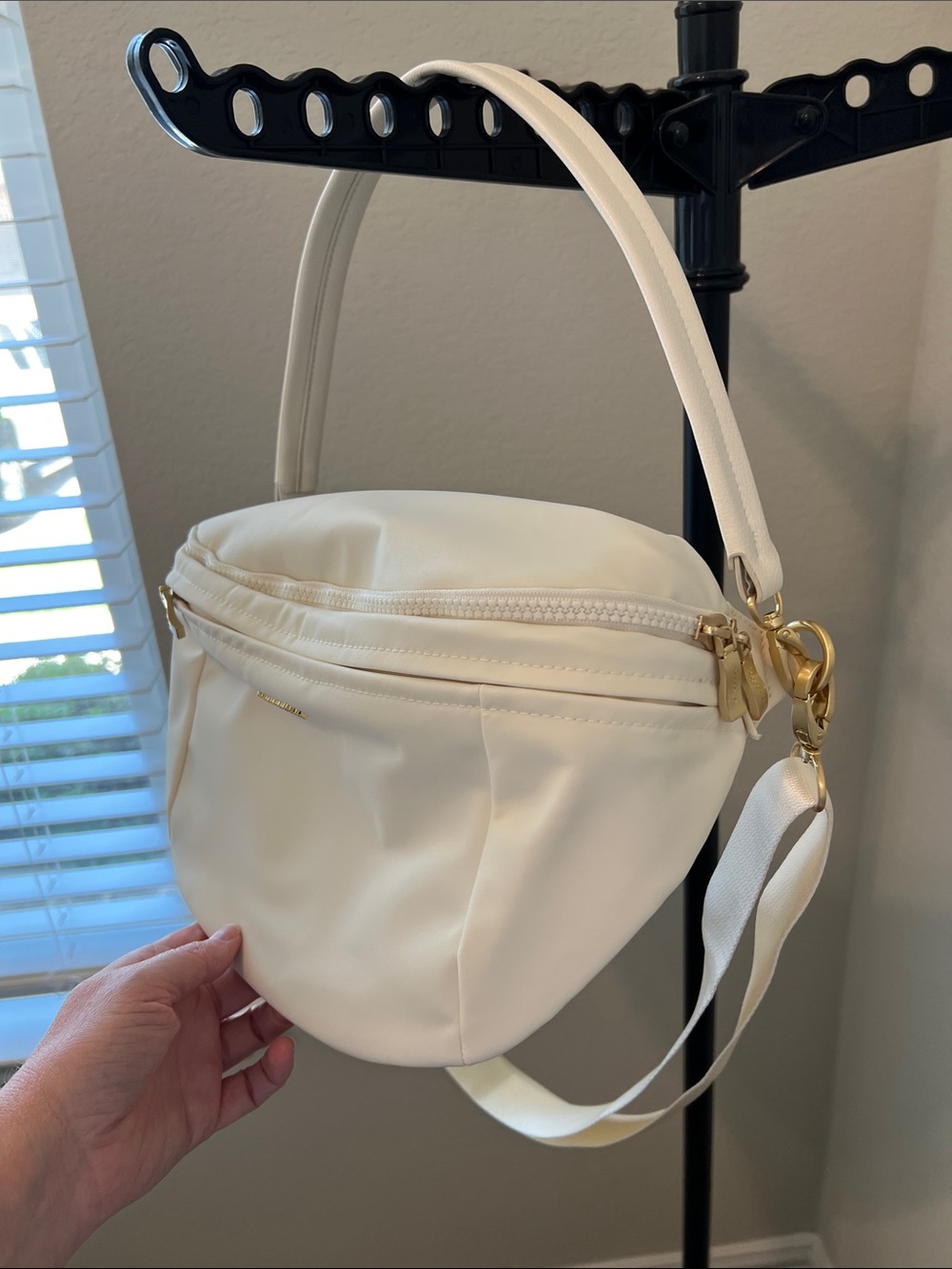 Baggallini Coconut Twill Crossbody Sling with Gold Hardware - Picture 6 of 7